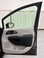 2022 Pacifica Thumbnail 28