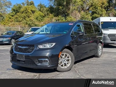Photo of a 2022 Chrysler Pacifica Touring L 4DR Mini-Van for sale