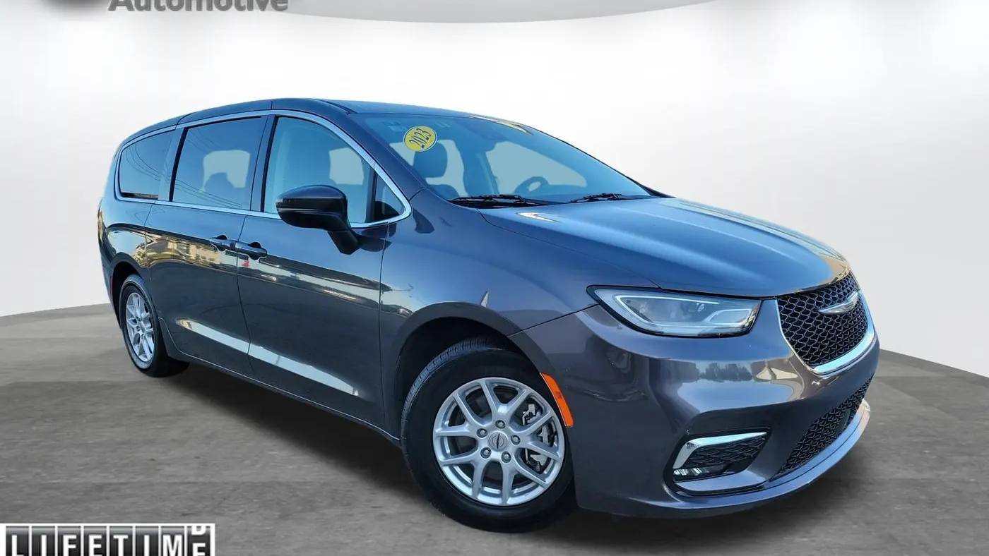 Preowned 2023 Chrysler Pacifica Touring L for Sale