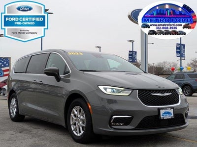 Photo of a 2023 Chrysler Pacifica Touring L 4DR Mini-Van for sale