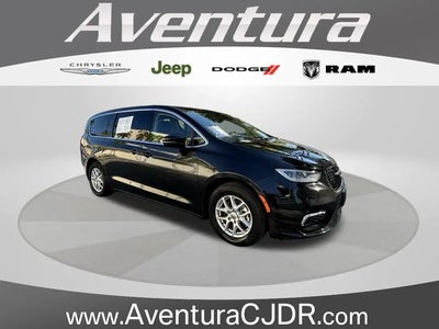 Photo of a 2023 Chrysler Pacifica Touring L 4DR Mini-Van for sale