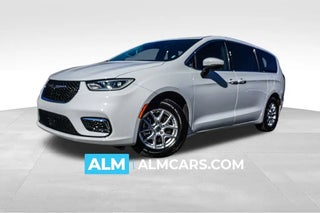 2023 Chrysler Pacifica with Bright White Clearcoat Exterior