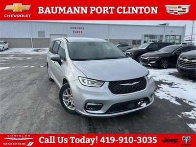 Photo of a 2023 Chrysler Pacifica Touring L 4DR Mini-Van for sale