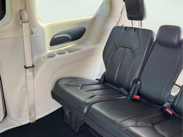 2023 Chrysler Pacifica - $19,432