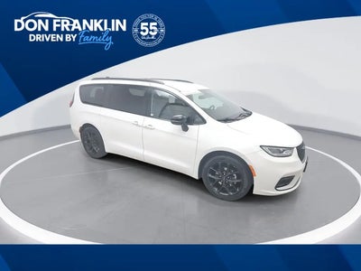 Photo of a 2024 Chrysler Pacifica Touring L 4DR Mini-Van for sale