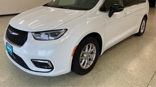 Preowned 2024 Chrysler Pacifica Touring L for Sale
