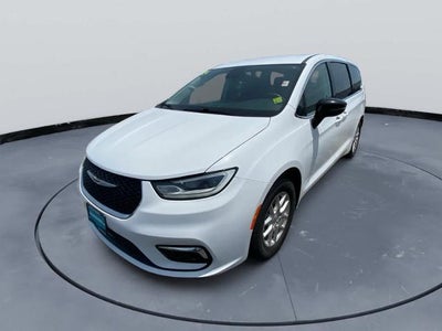 Photo of a 2024 Chrysler Pacifica Touring L 4DR Mini-Van for sale