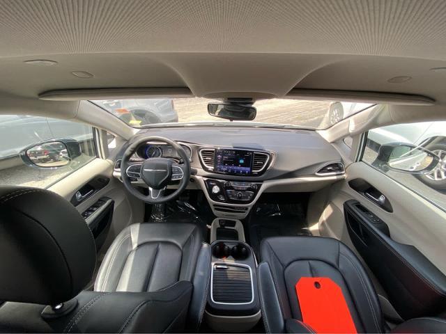 2024 Chrysler Pacifica - $25,755