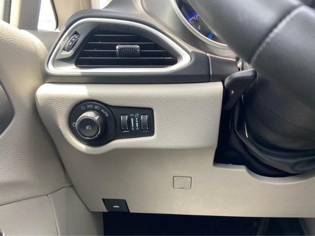 2024 Chrysler Pacifica - $25,755