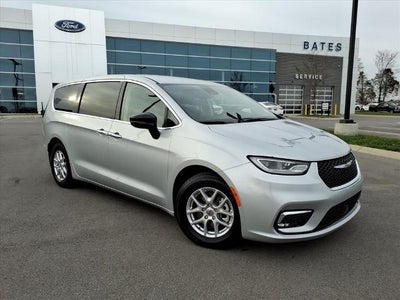 Photo of a 2024 Chrysler Pacifica Touring L 4DR Mini-Van for sale