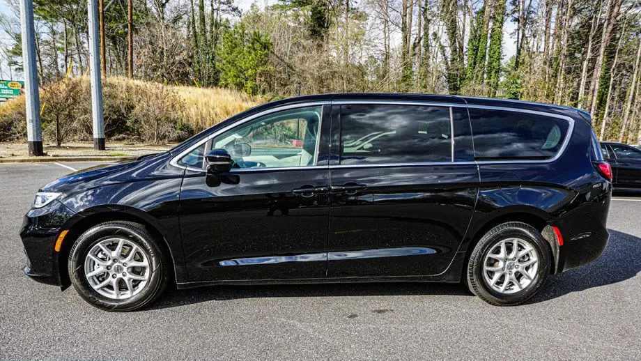2024 Chrysler Pacifica Touring L