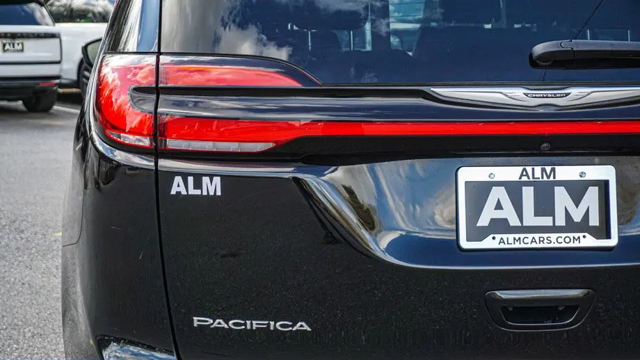 2024 Chrysler Pacifica Touring L