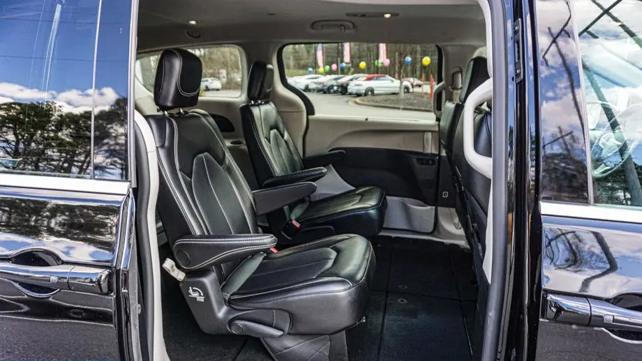 2024 Chrysler Pacifica Touring L
