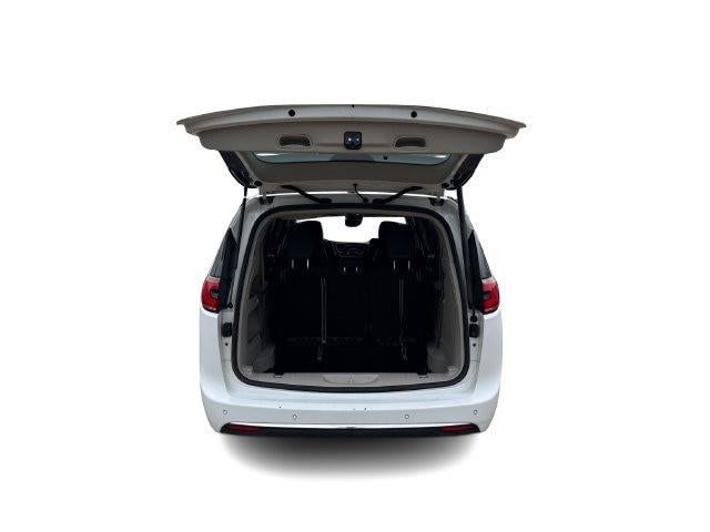 2024 Chrysler Pacifica - $24,273