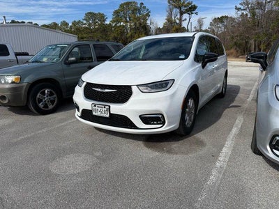 Photo of a 2024 Chrysler Pacifica Touring L 4DR Mini-Van for sale