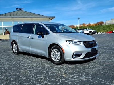 2024 Chrysler Pacifica Touring L 4DR Mini-Van