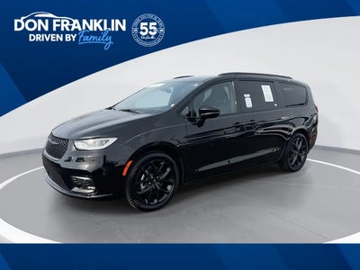 Photo of a 2024 Chrysler Pacifica Touring L 4DR Mini-Van for sale