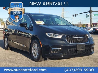 Photo of a 2024 Chrysler Pacifica Touring L 4DR Mini-Van for sale