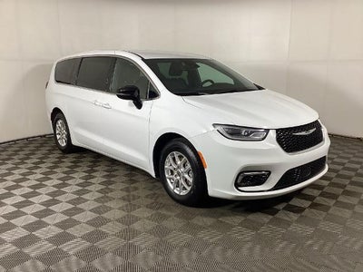 2025 Chrysler Pacifica Select 4DR Mini-Van