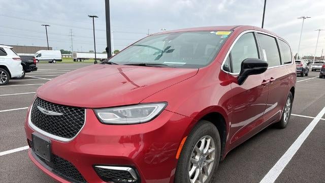 Preowned 2025 Chrysler Pacifica Select for Sale