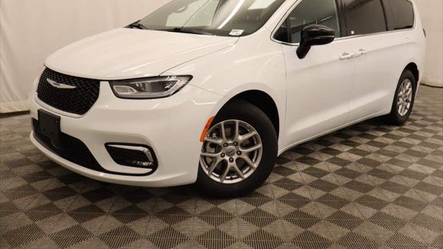 Preowned 2025 Chrysler Pacifica Select for Sale
