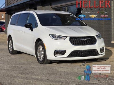 2025 Chrysler Pacifica Select 4DR Mini-Van