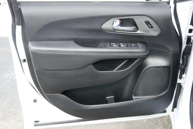2025 Chrysler Pacifica - $21,300
