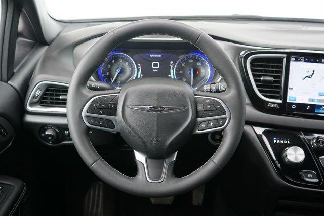 2025 Chrysler Pacifica - $21,300