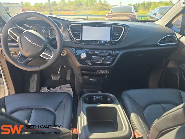 2025 Chrysler Pacifica - $26,000