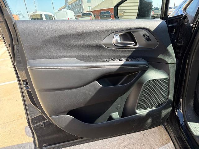 2025 Chrysler Pacifica - $21,804