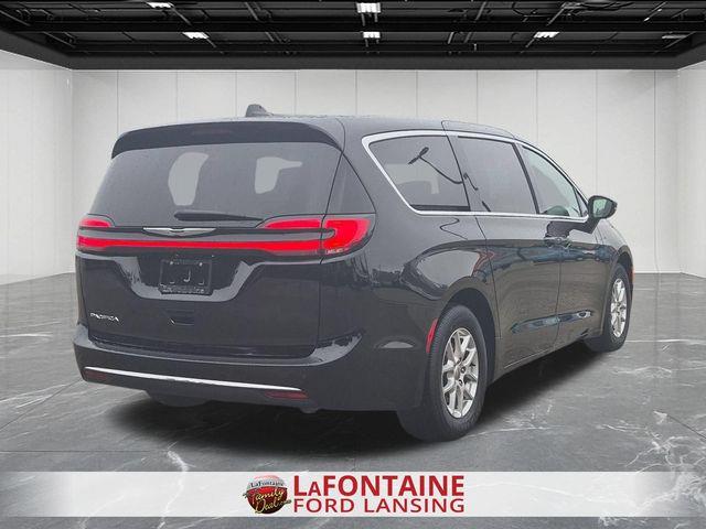 2025 Chrysler Pacifica - $24,000