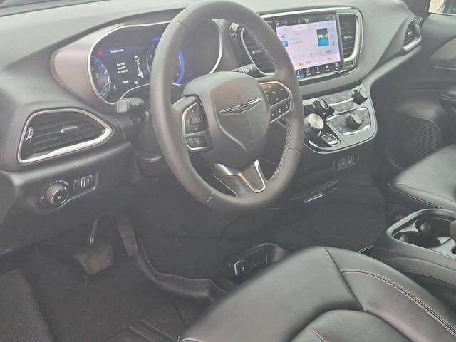 2025 Chrysler Pacifica - $24,000