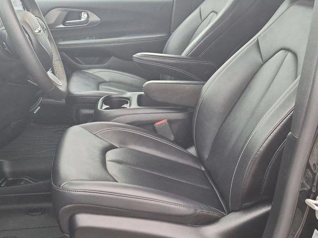 2025 Chrysler Pacifica - $24,000