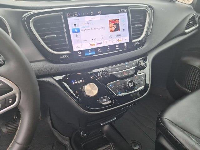 2025 Chrysler Pacifica - $24,000