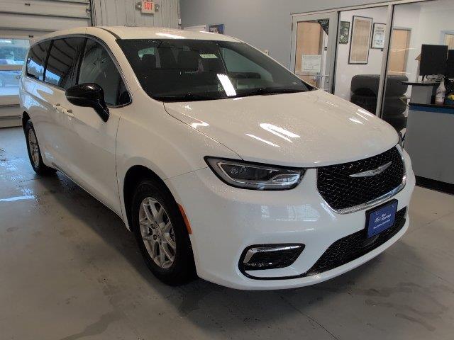 2025 Chrysler Pacifica - $24,843