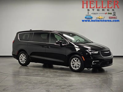 2025 Chrysler Pacifica Select 4DR Mini-Van