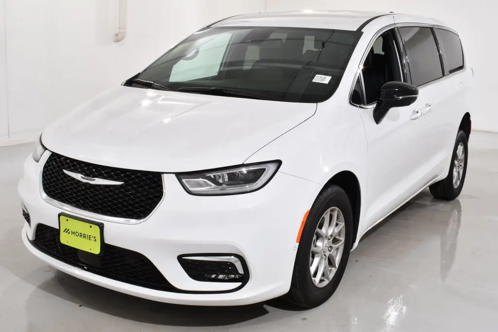 2026 Chrysler Pacifica - $61,900
