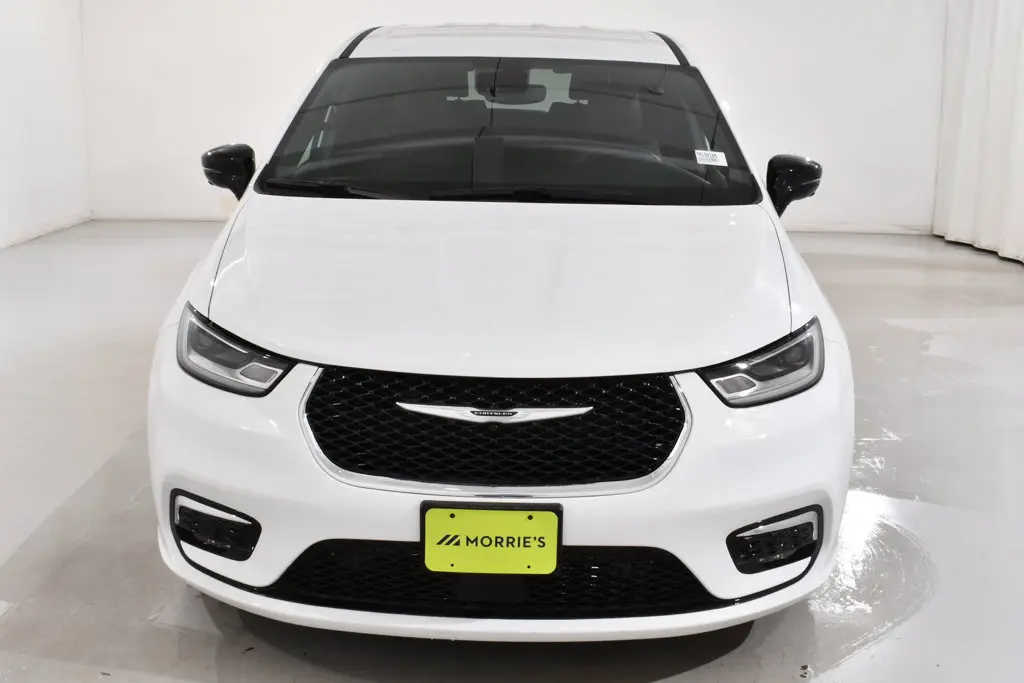 2026 Chrysler Pacifica - $61,900