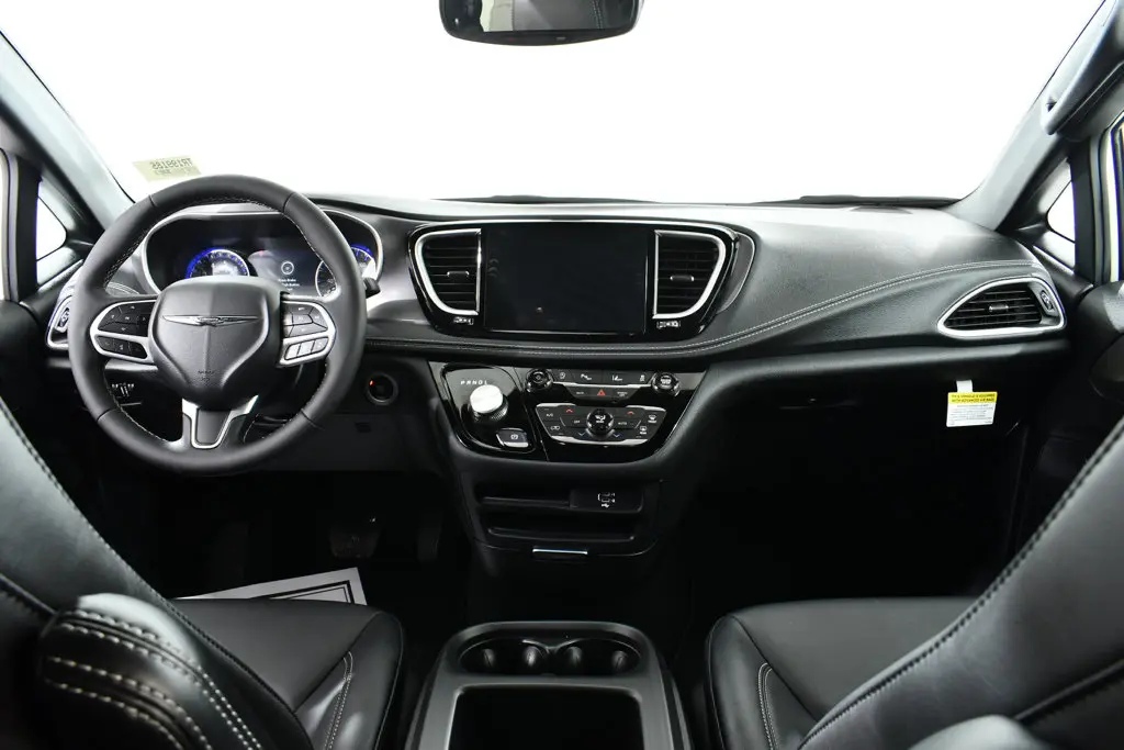 2026 Chrysler Pacifica - $61,900