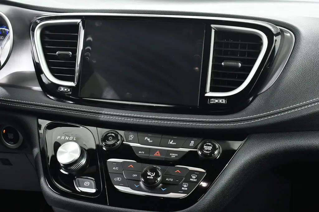 2026 Chrysler Pacifica - $61,900