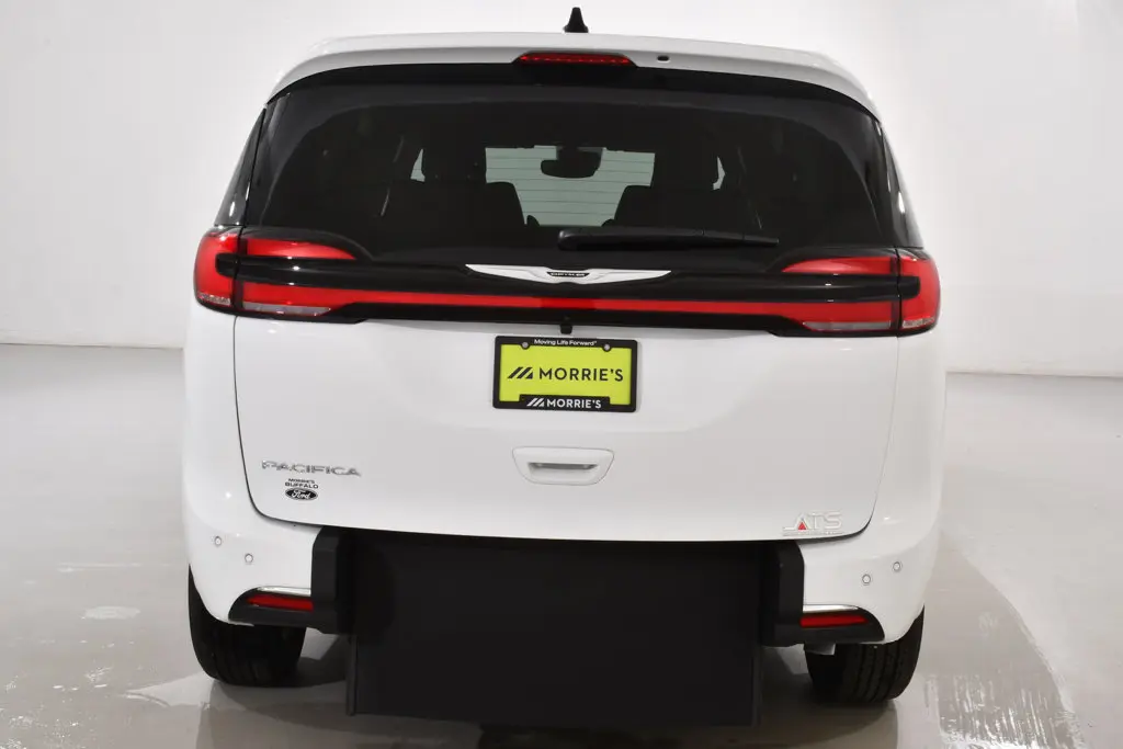 2026 Chrysler Pacifica - $61,900