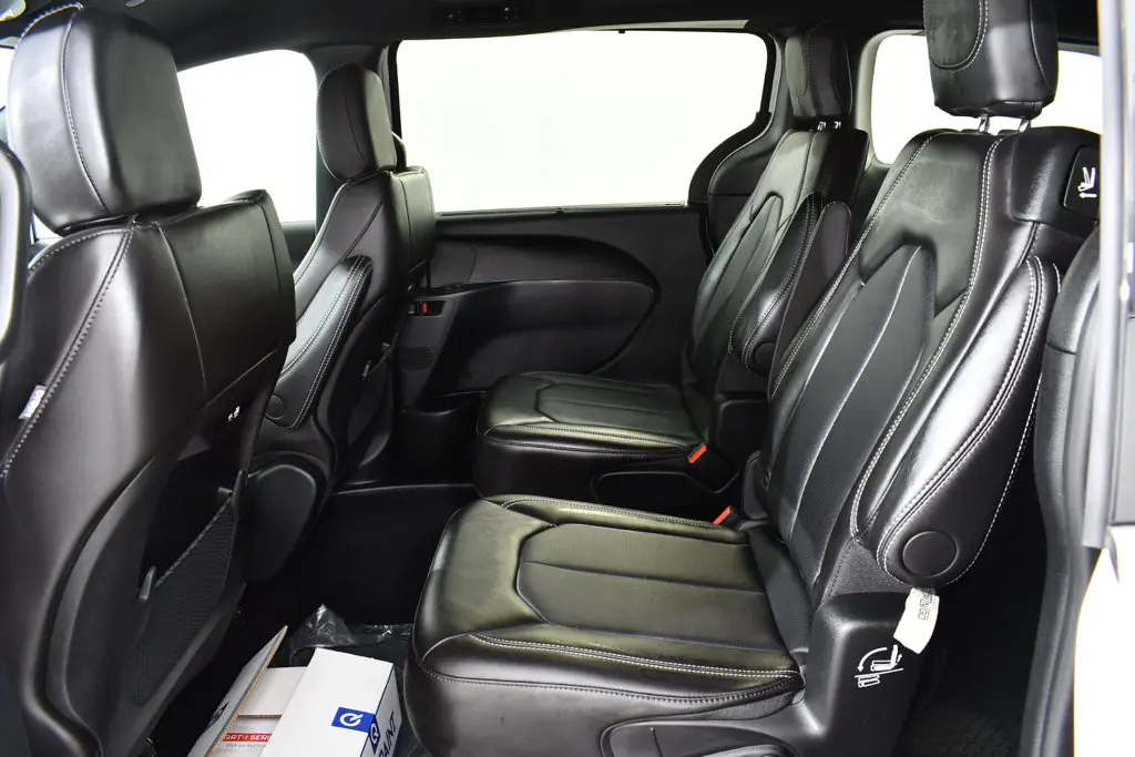 2026 Chrysler Pacifica - $61,900