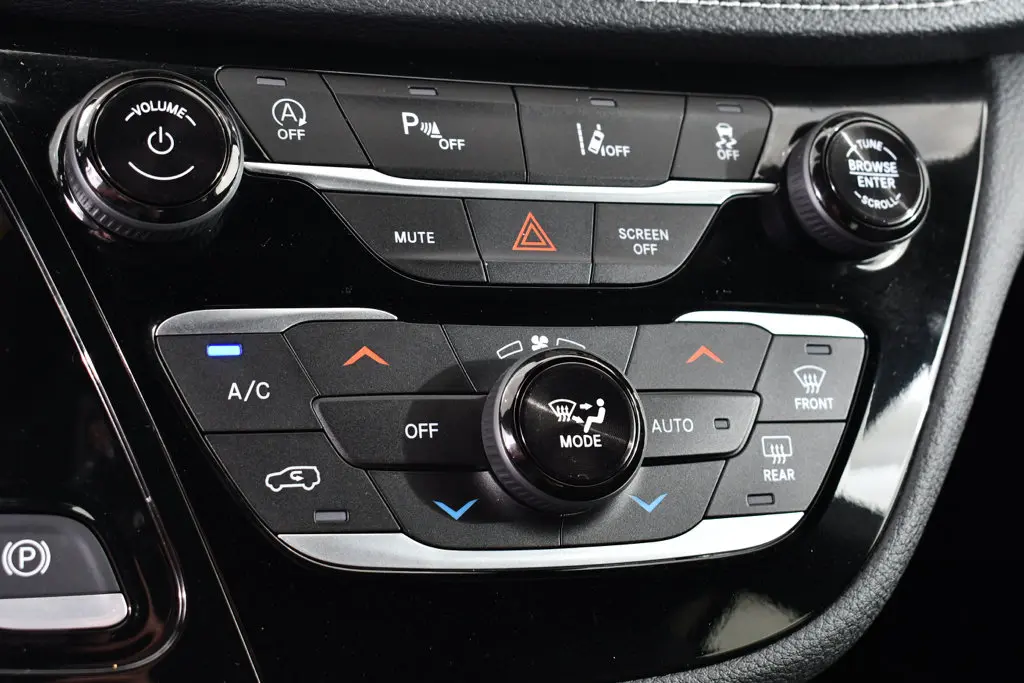 2026 Chrysler Pacifica - $61,900