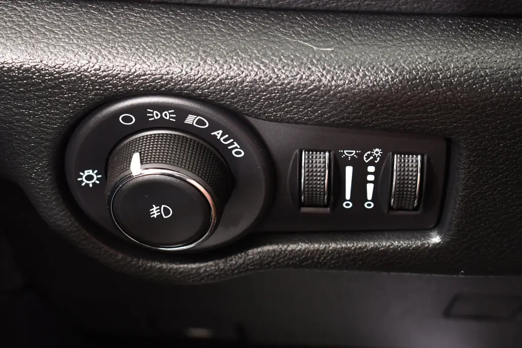 2026 Chrysler Pacifica - $61,900