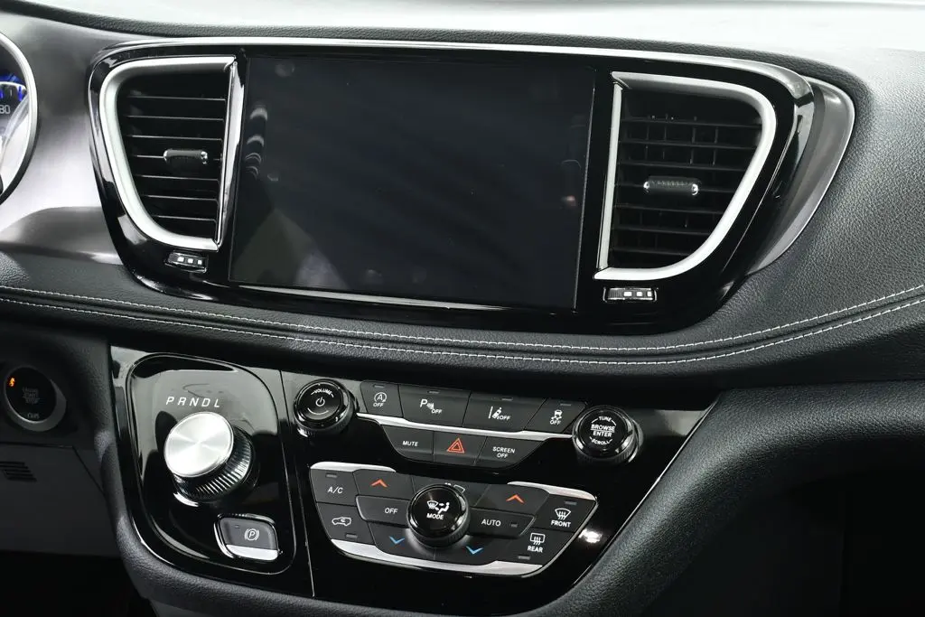2026 Chrysler Pacifica - $61,900