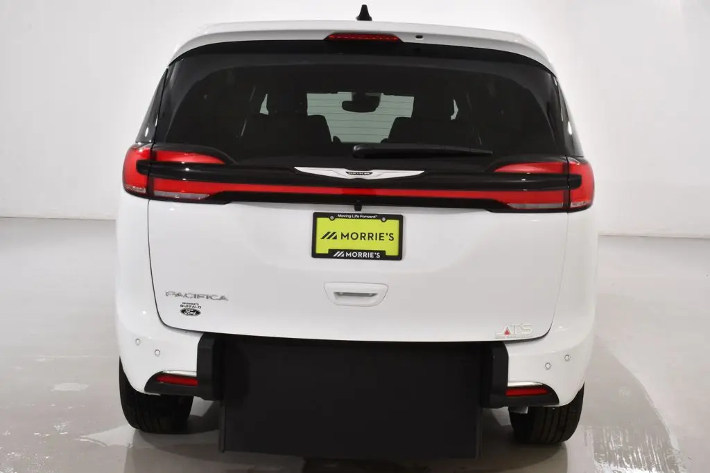 2026 Chrysler Pacifica - $61,900