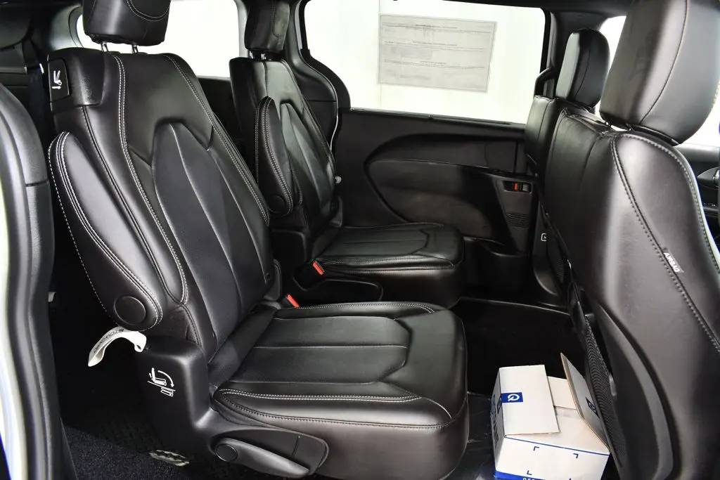 2026 Chrysler Pacifica - $61,900