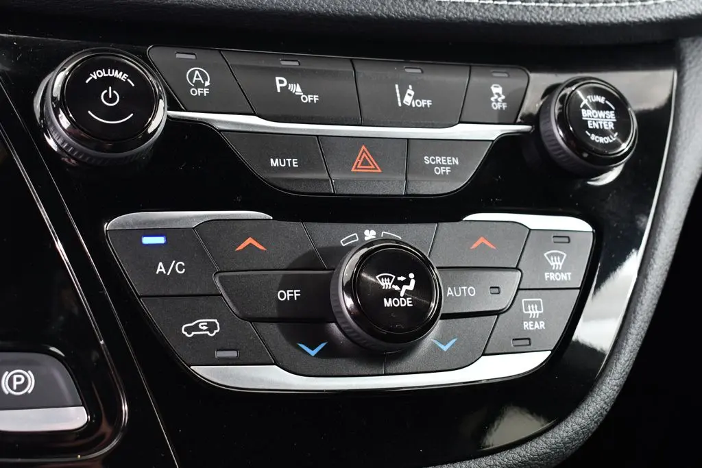 2026 Chrysler Pacifica - $61,900