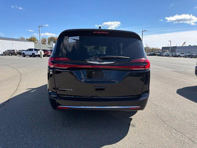 2026 Chrysler Pacifica - $29,904