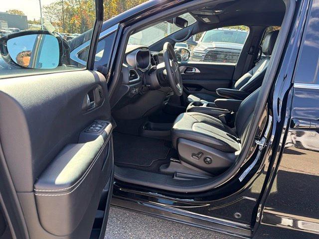 2026 Chrysler Pacifica - $29,904